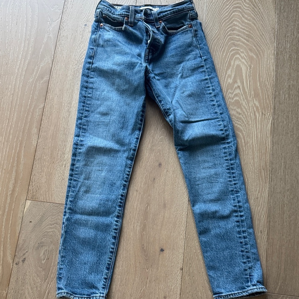 Levi's Wedgie Women's Straight Leg Blue Jeans